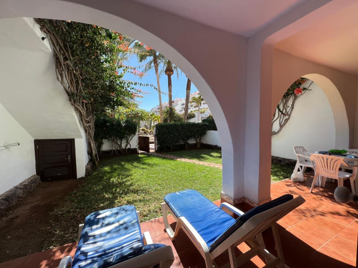 Villas And Apartments In A Popular Complex Playa de las Americas  Luaran gambar